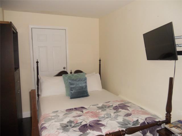 1459 East 96th Street - Photo 6 of 8