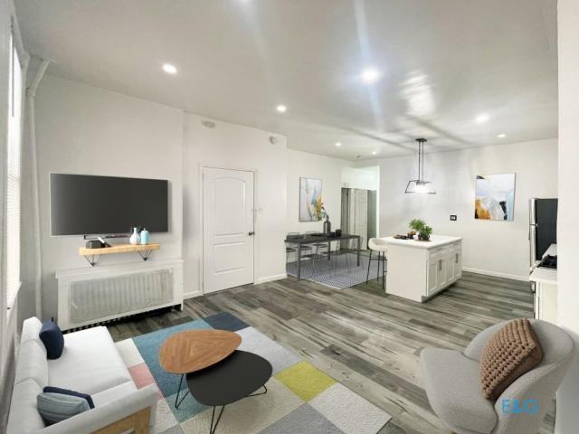 170 Stanhope St - Photo 2 of 14