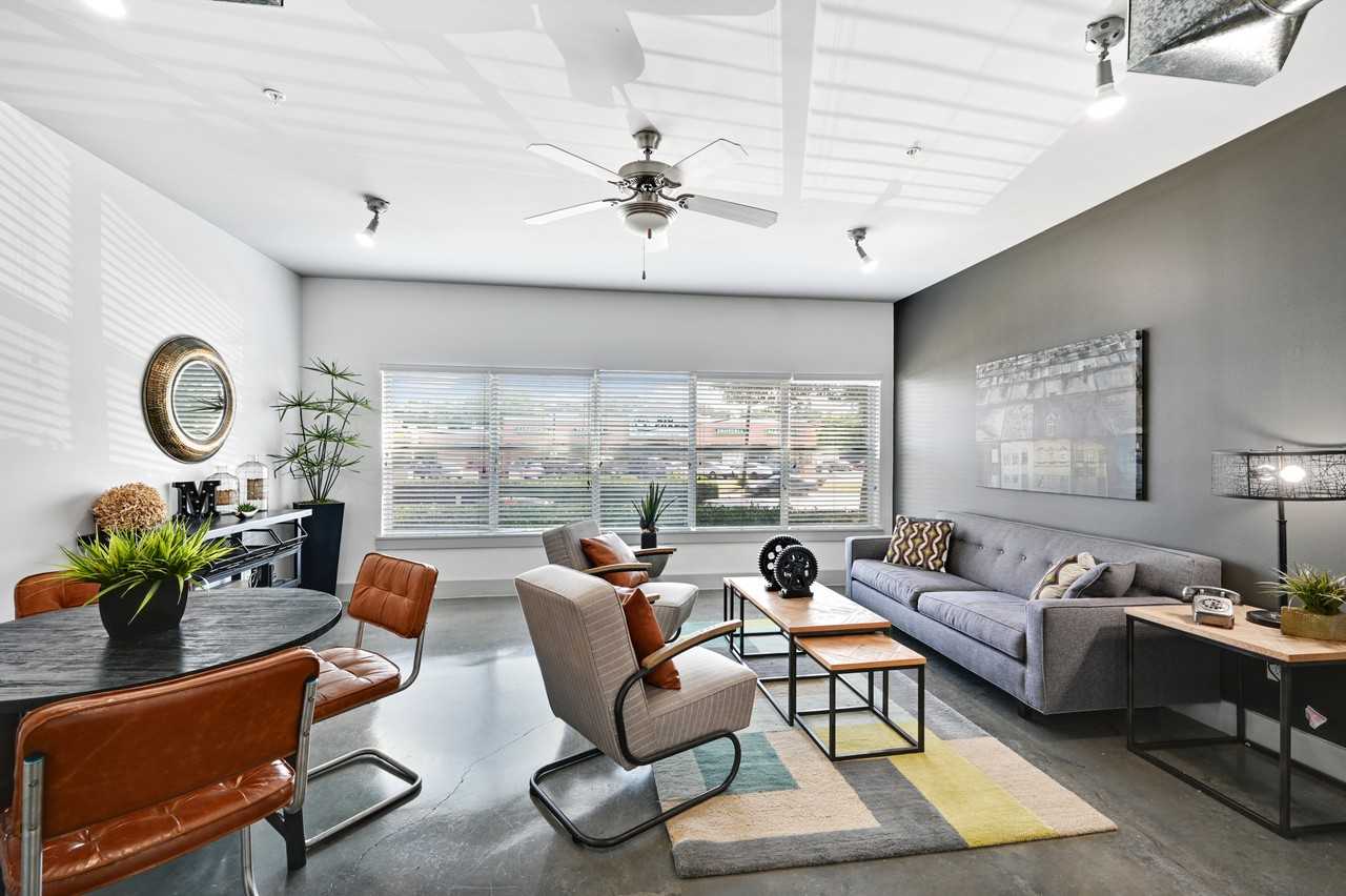 5225 Maple Avenue - Photo 6 of 53