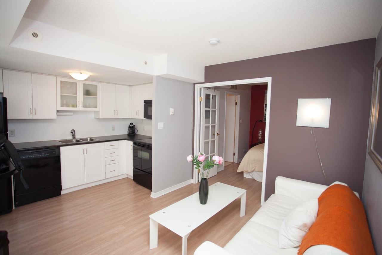 26 Western Battery Road - Photo 4 of 15