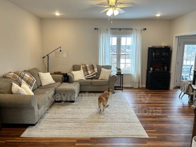 301 Purdue St - Photo 3 of 39