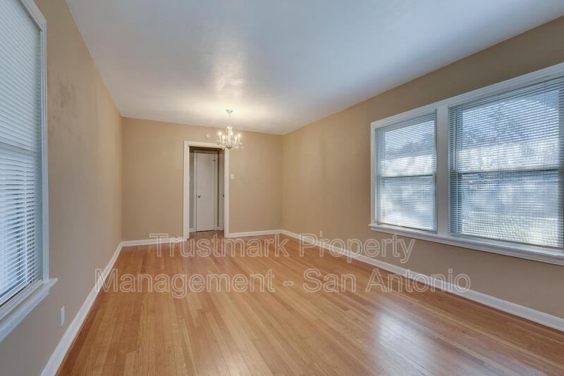 1322 W Malone Ave - Photo 4 of 19