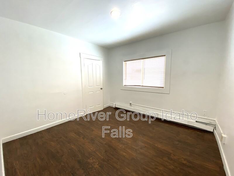 172 E 2nd S #1 - Photo 6 of 12