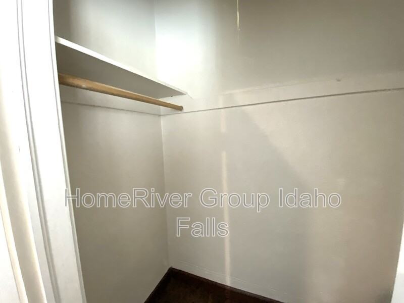 172 E 2nd S #1 - Photo 7 of 12
