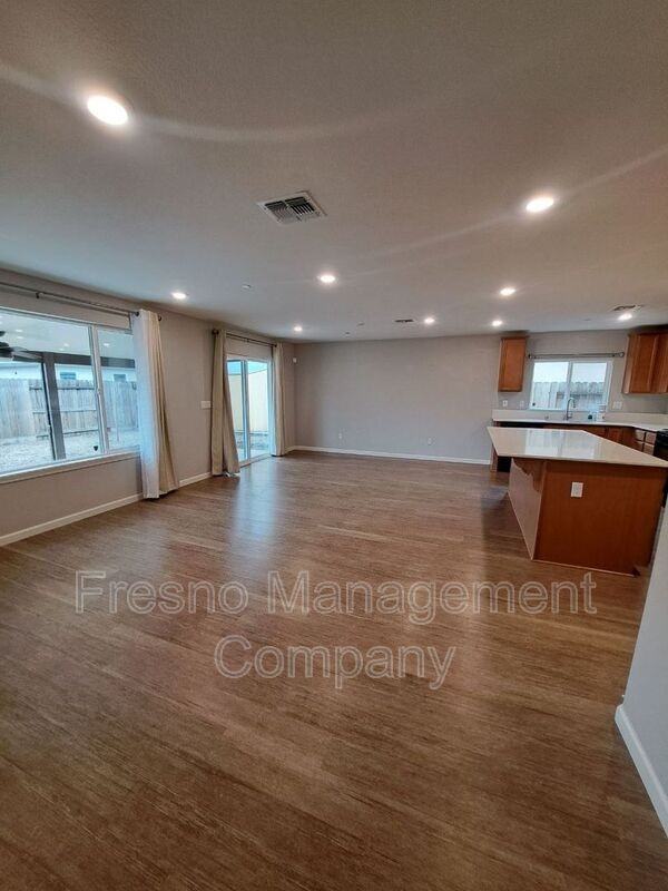 6897 E Braly Ave - Photo 3 of 18