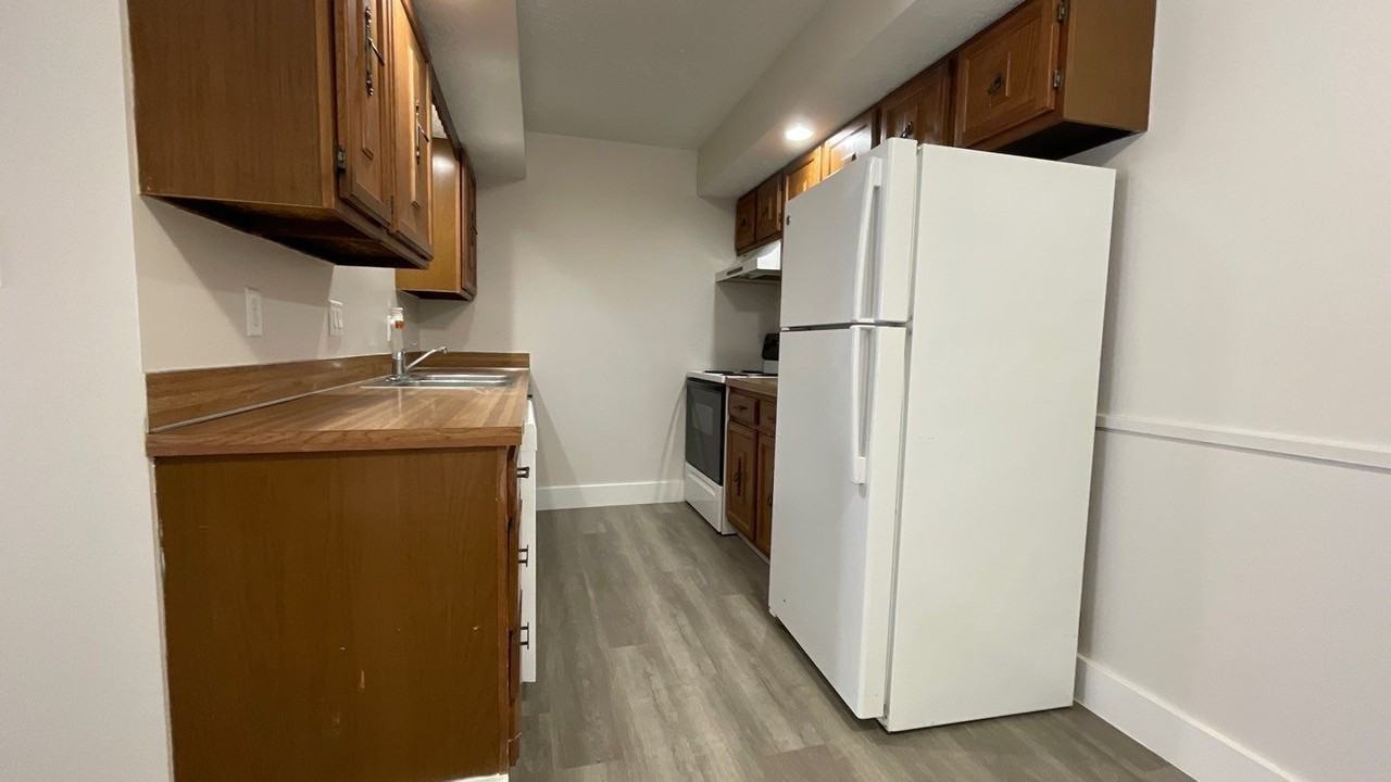 3341 Holdrege - Photo 3 of 6