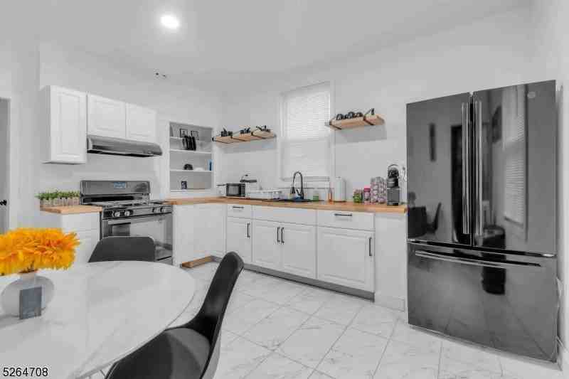 45 Seymour Ave #1 - Photo 4 of 13