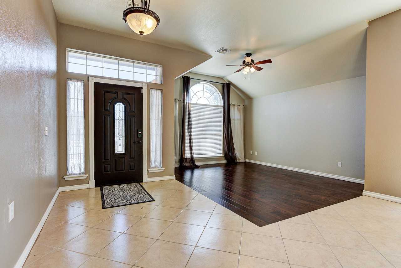 2908 Glasgow Dr #1 - Photo 2 of 17