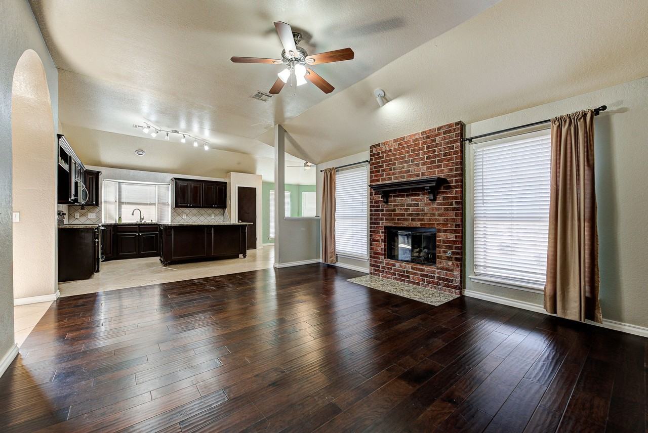 2908 Glasgow Dr #1 - Photo 6 of 17