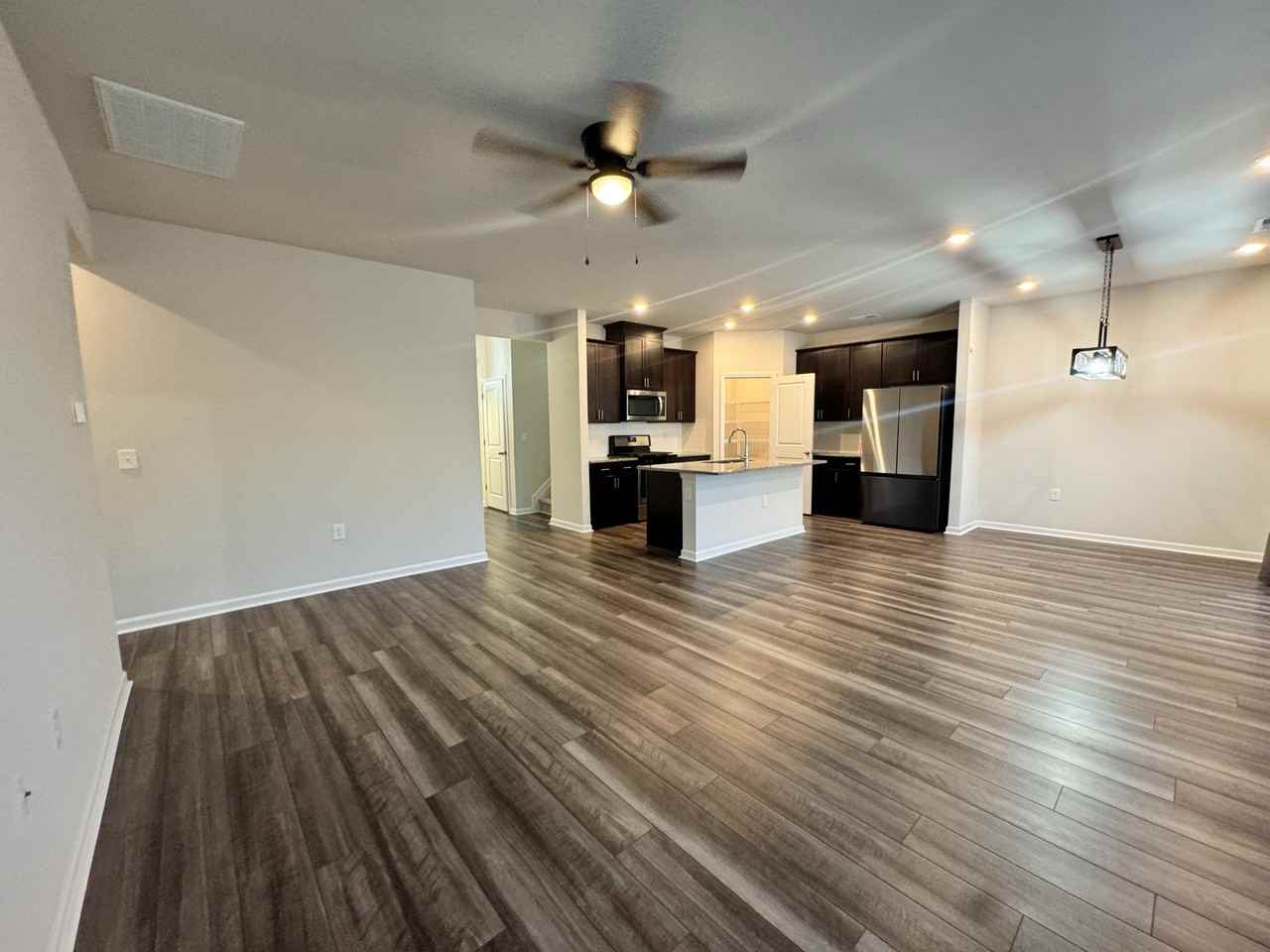 6905 Bedrock Road - Photo 6 of 38