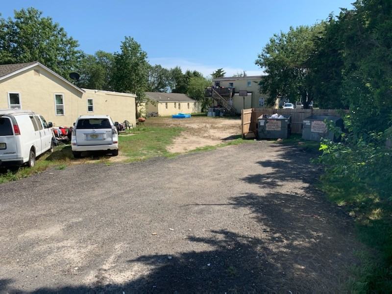 513 Blackburn Ave #B - Photo 5 of 14