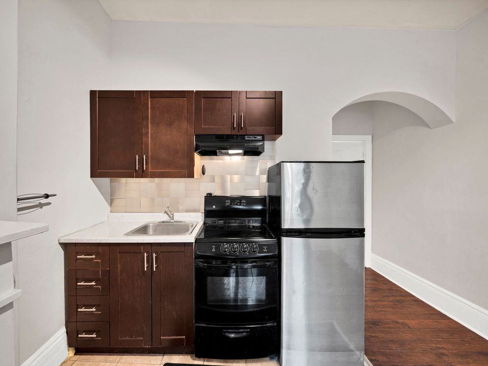 208 Wilson St #1 - Photo 2 of 11