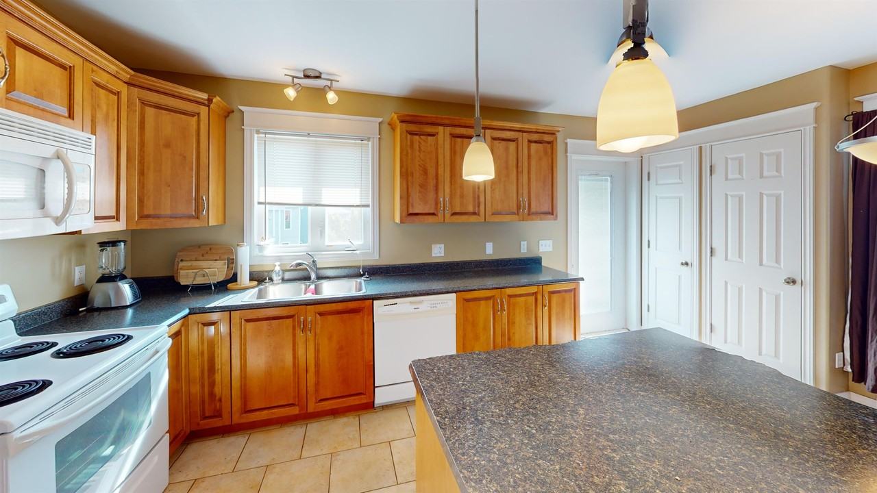 49 Great Eastern Ave #MAIN - Photo 2 of 28