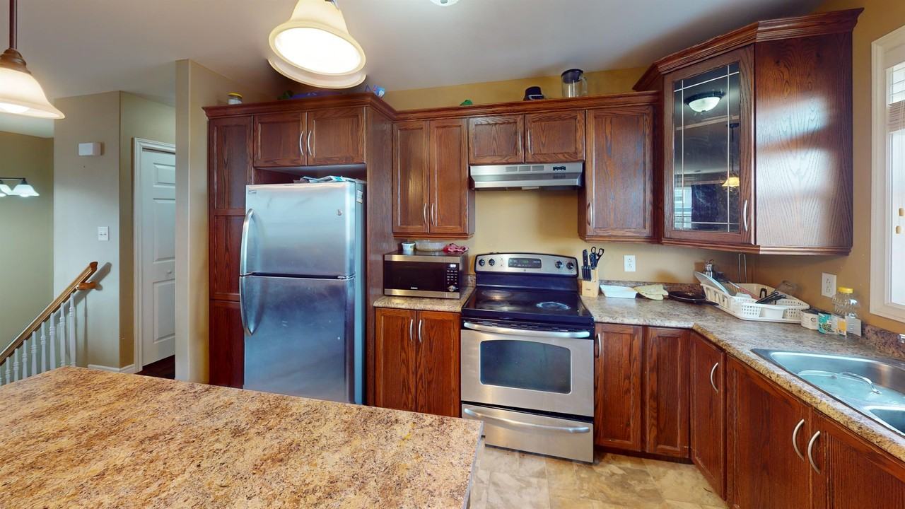 44 Lady Anderson St #MAIN - Photo 2 of 17