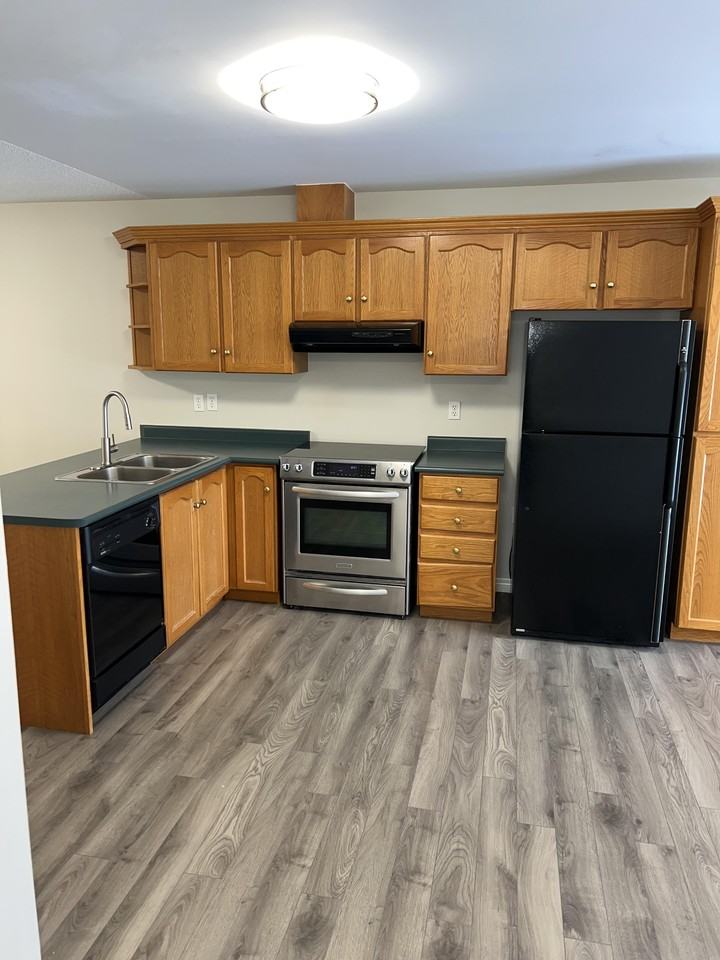 70 Marsellus Dr - Photo 2 of 20