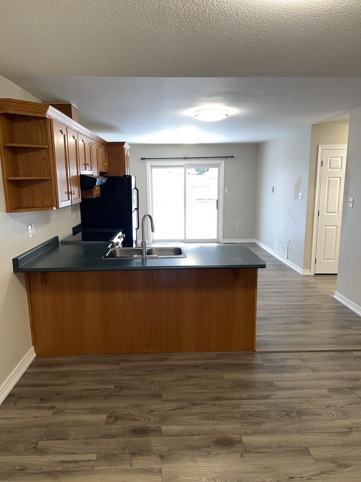 70 Marsellus Dr - Photo 3 of 20