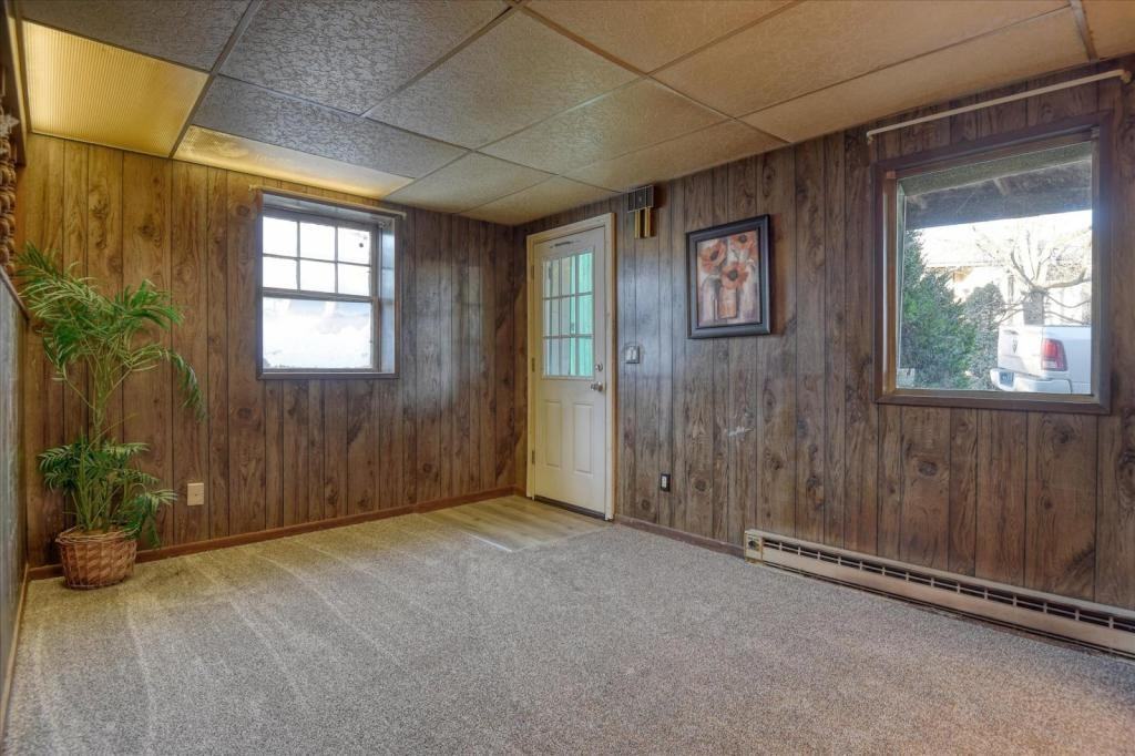 2302 W Northwest Blvd - Photo 2 of 15