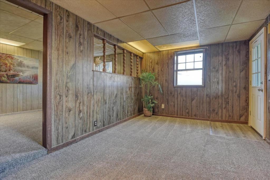 2302 W Northwest Blvd - Photo 3 of 15