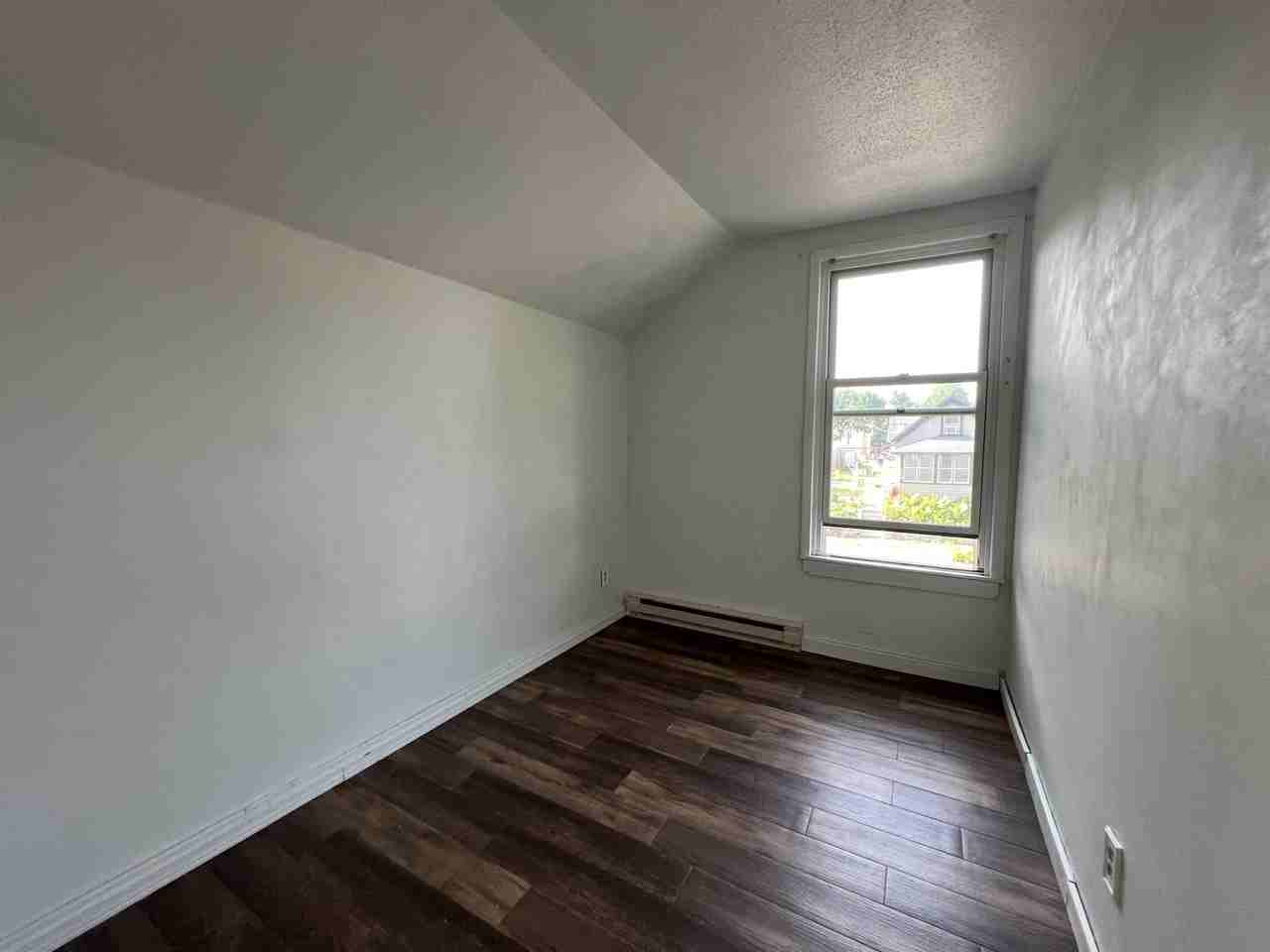 579 Van Buren Ave - Photo 3 of 11