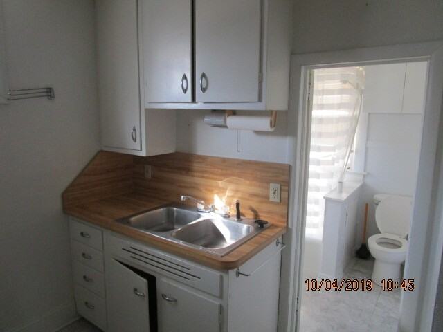 410 W Marion St - Photo 3 of 10