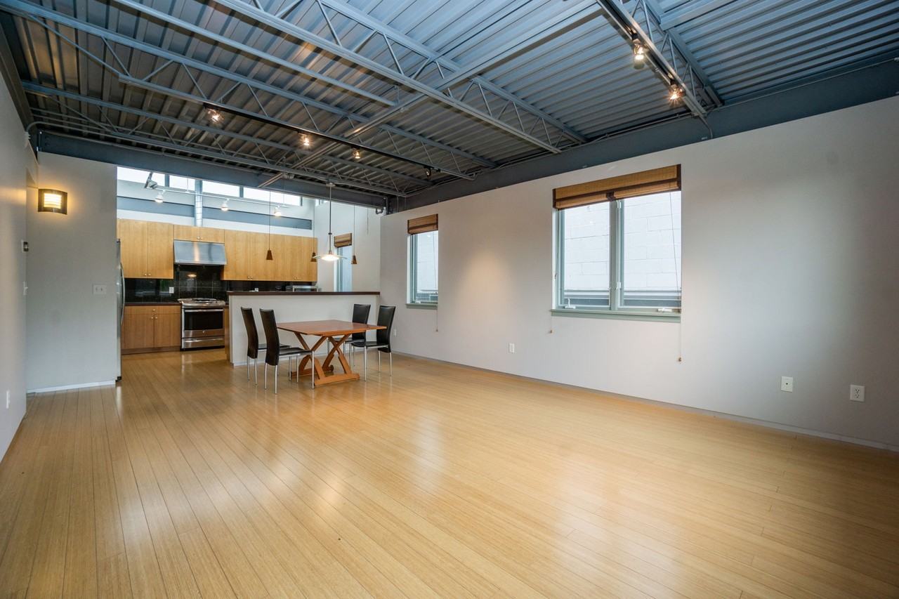 1637 Pearl St #304 - Photo 3 of 15