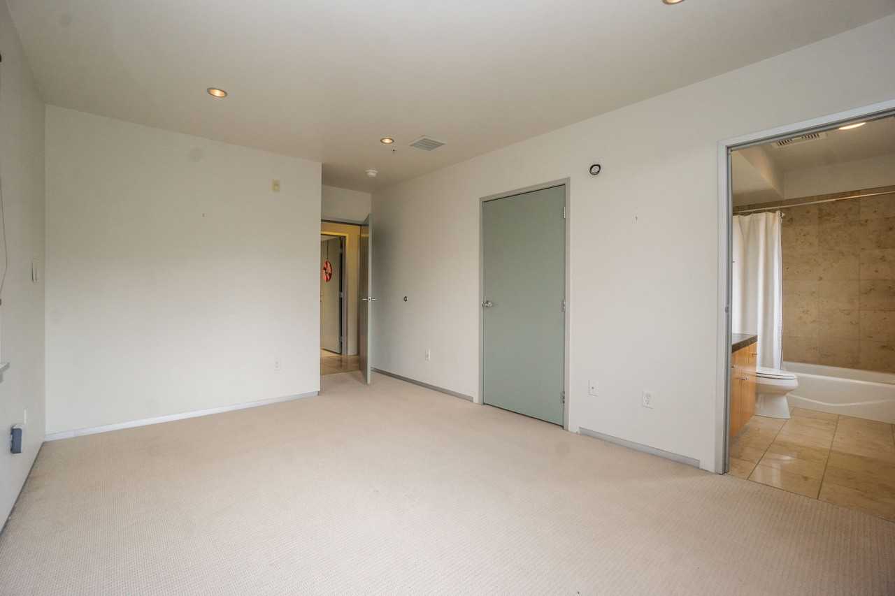 1637 Pearl St #304 - Photo 2 of 15