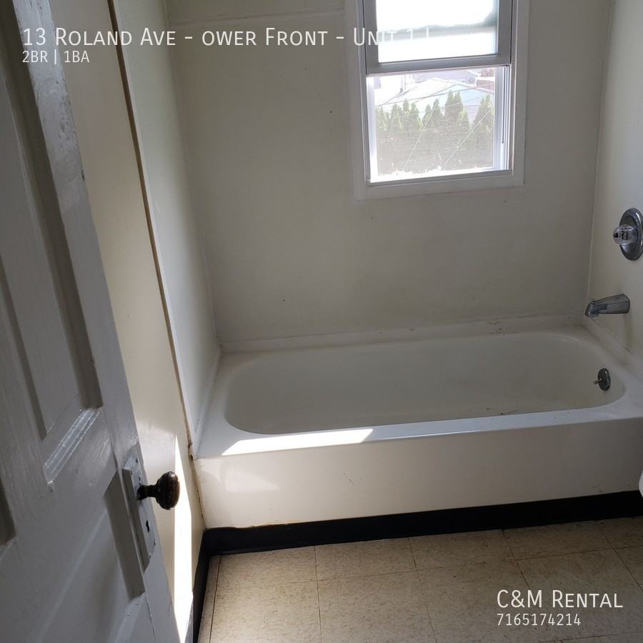 13 13 Roland Ave - ower Front #1L - Photo 2 of 10