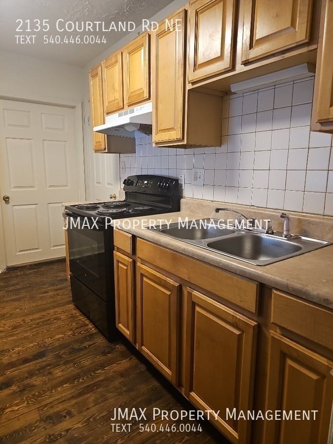 2135 Courtland Rd Ne - Photo 2 of 9