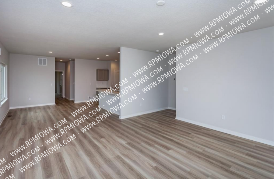 755 Linden St - Photo 3 of 18