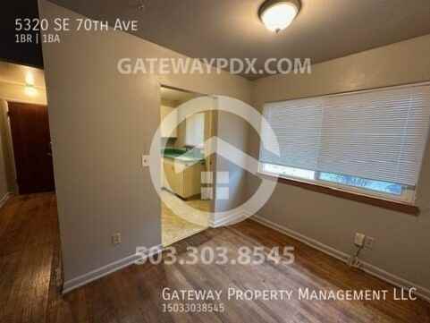 5320 Se 70th Ave - Photo 5 of 13
