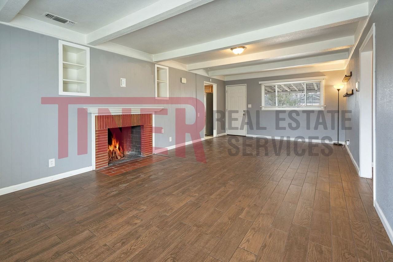 5625 Layton Dr - Photo 2 of 21