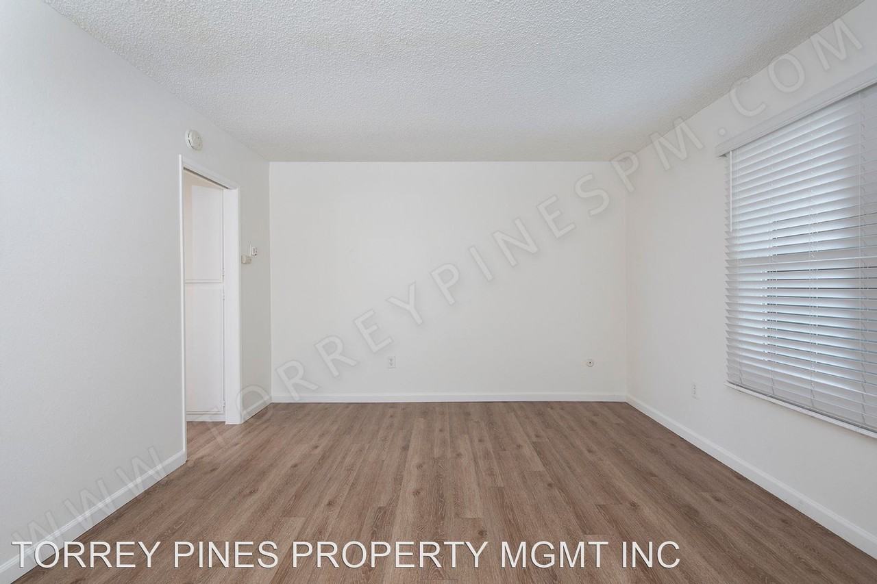 Iowa Street Apartments - Photo 2 of 10