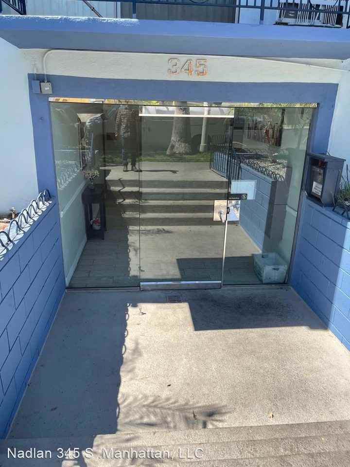 345 S. Manhattan Pl - Photo 2 of 17