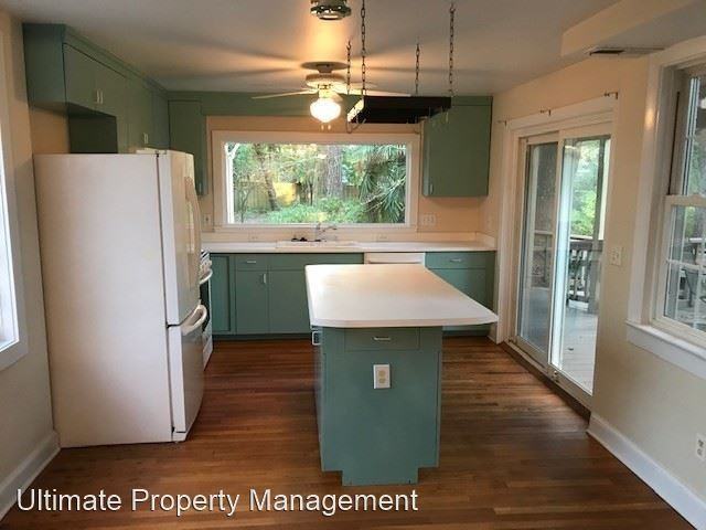 321 Wayne Dr - Photo 3 of 18