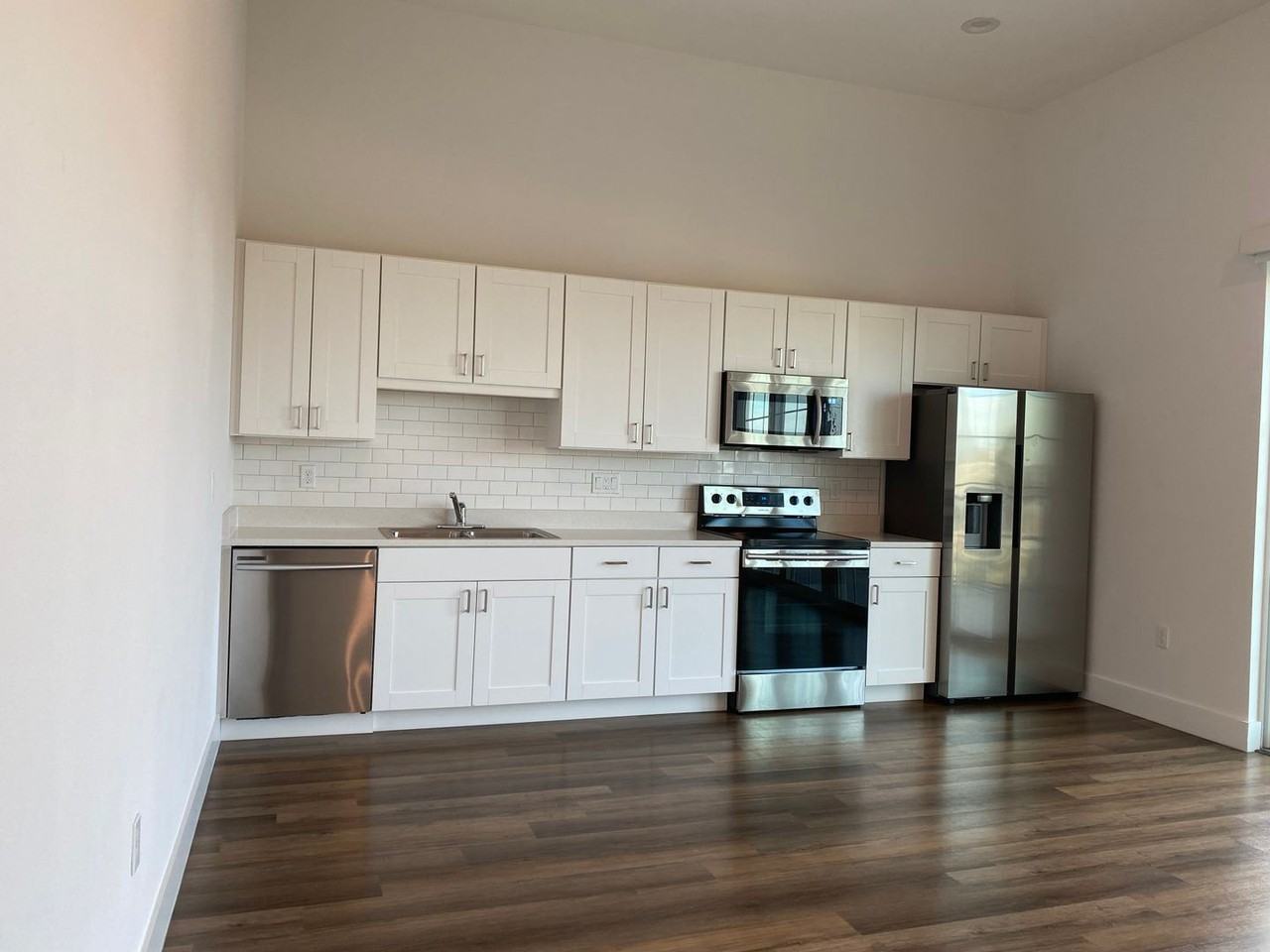 201 Sanford Avenue - Photo 3 of 9