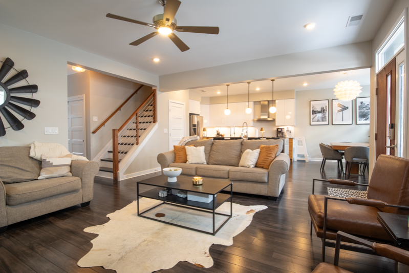 76 Charlotte St - Photo 3 of 28