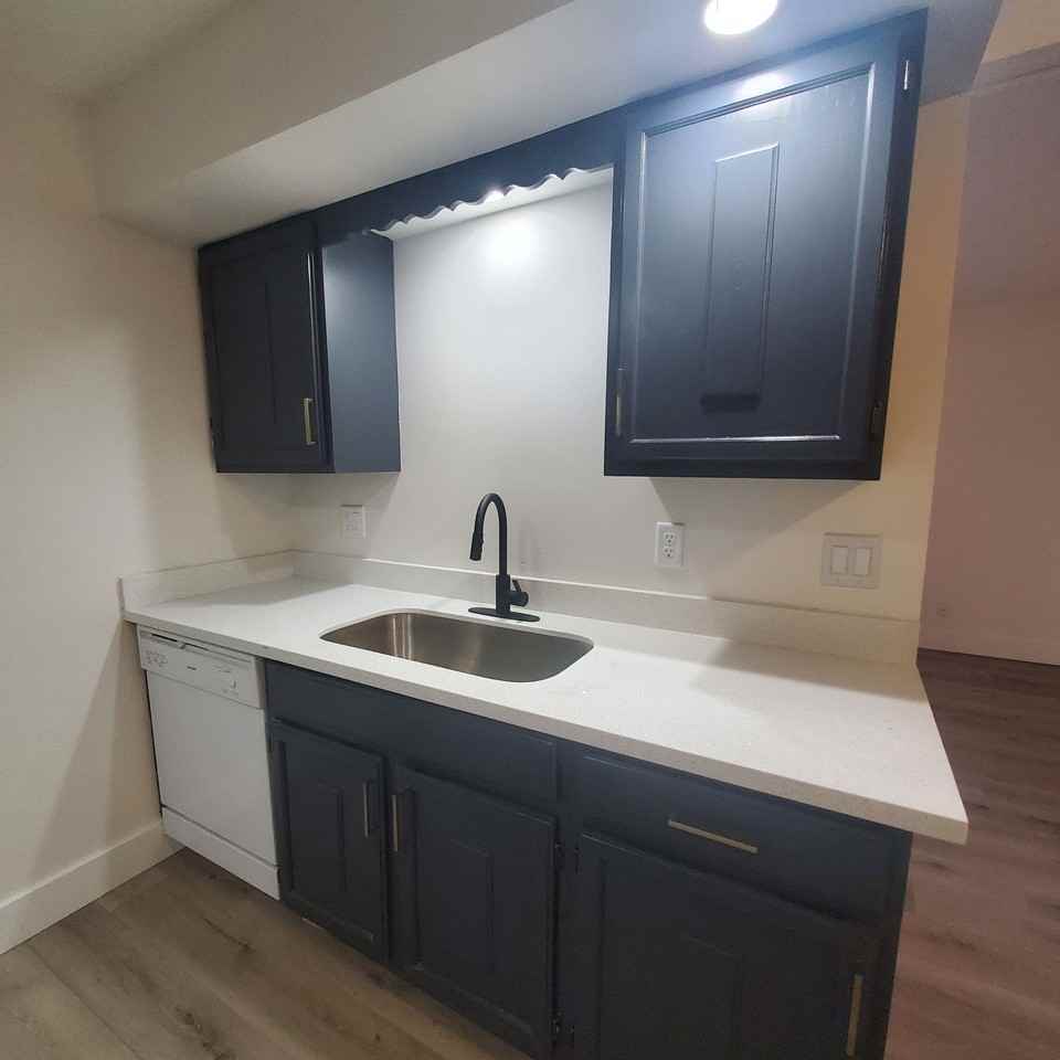 1429 N 34 - Photo 3 of 7