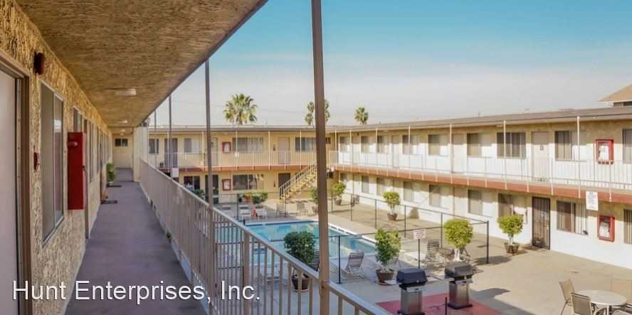 CASA ALEGRE 13020 DOTY AVENUE - Photo 3 of 9