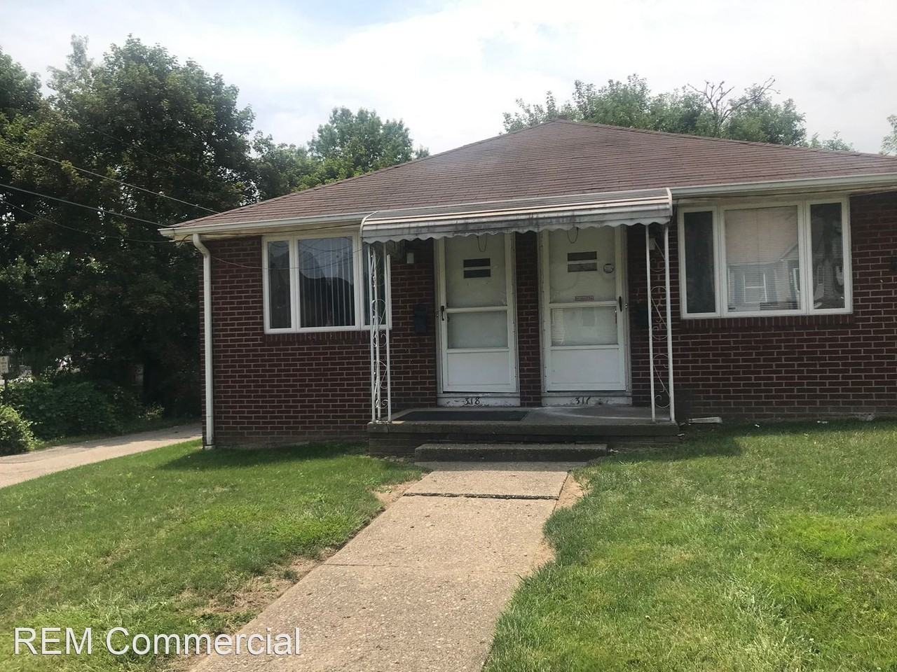 316-18 13TH STREET NE - Photo 2 of 8