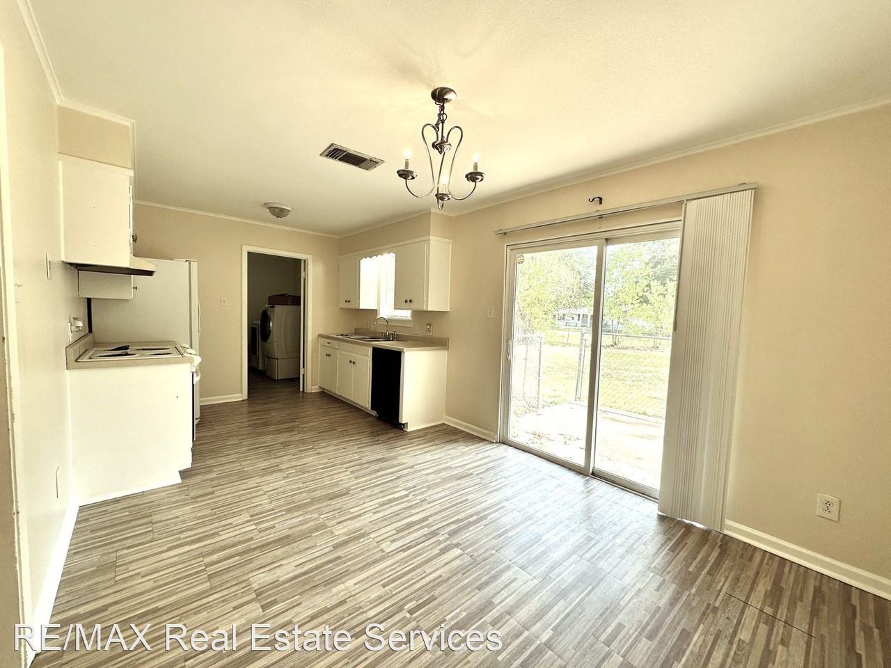 105 Miriam Ln - Photo 2 of 8