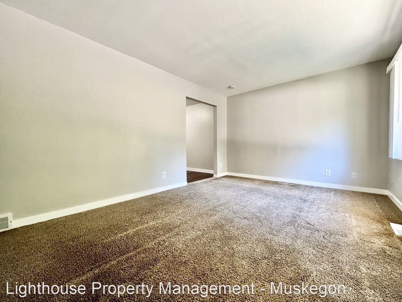 1703/1705 Pennoyer - Photo 2 of 19