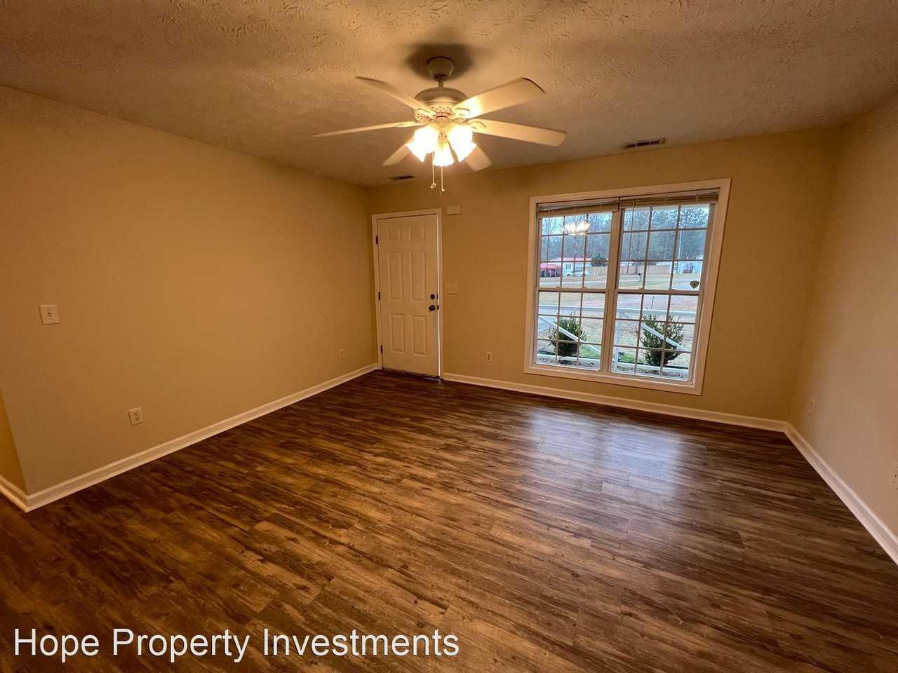 295 Pamela Ct - Photo 2 of 10