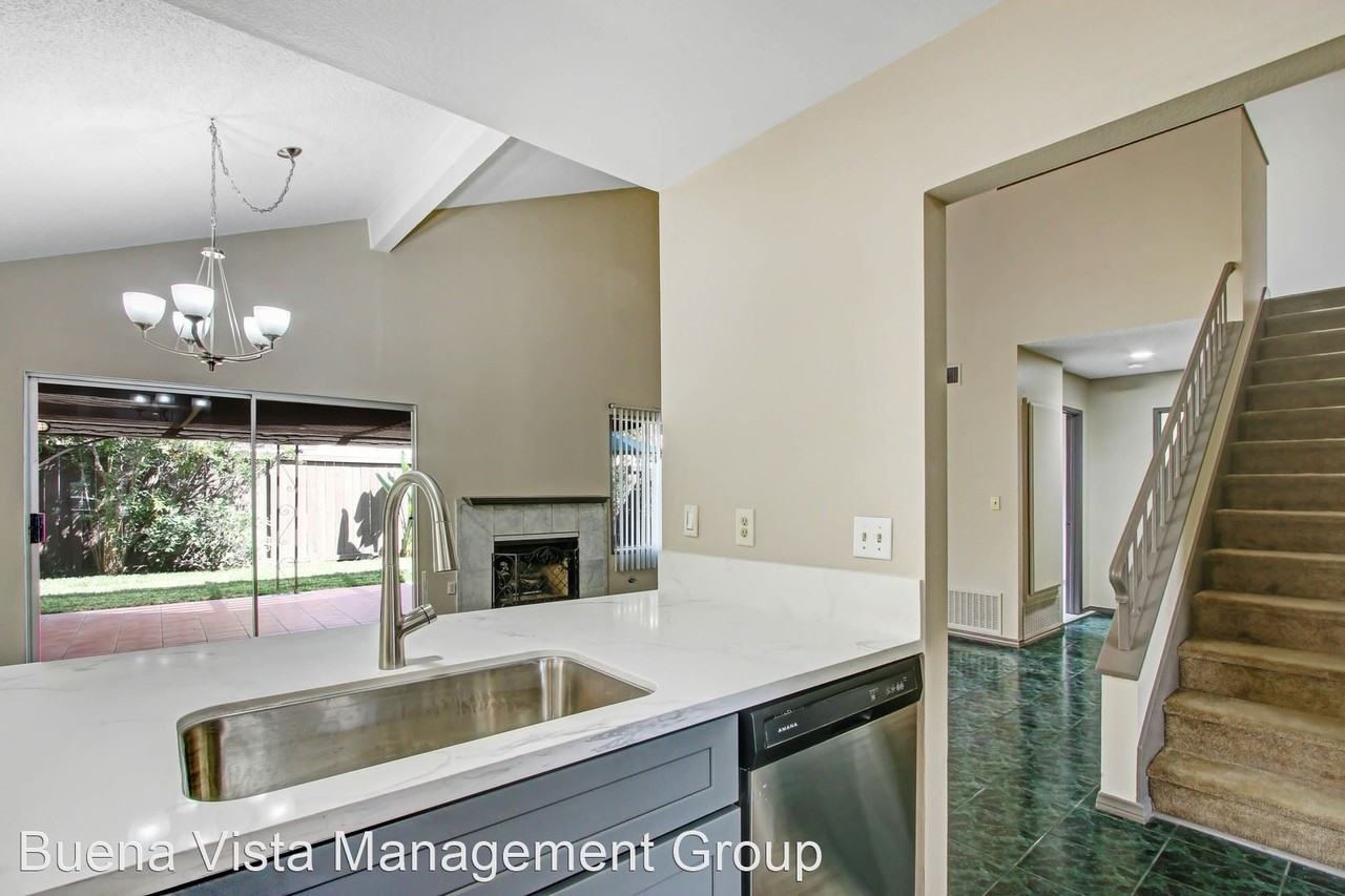 1232 Amberwood Dr - Photo 3 of 27