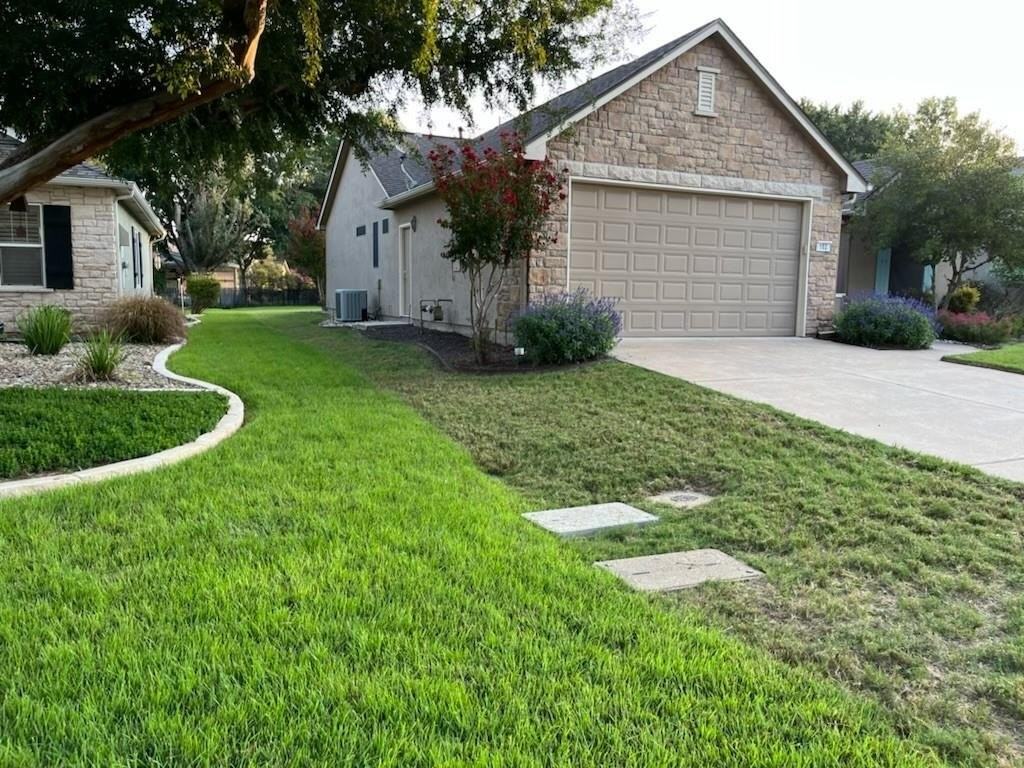 102 Montley Trl - Photo 2 of 8