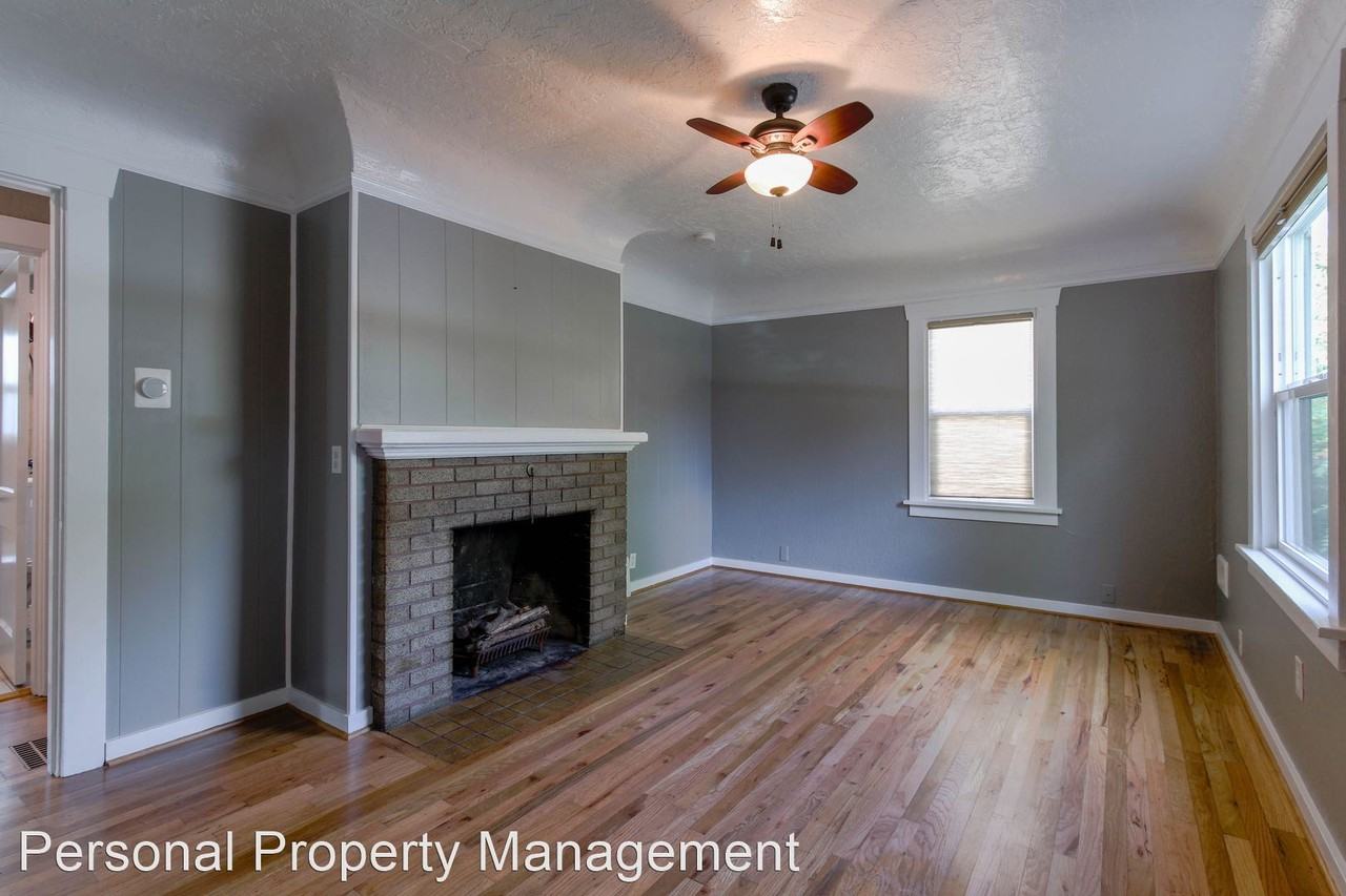 807 W 21st St - Photo 2 of 13