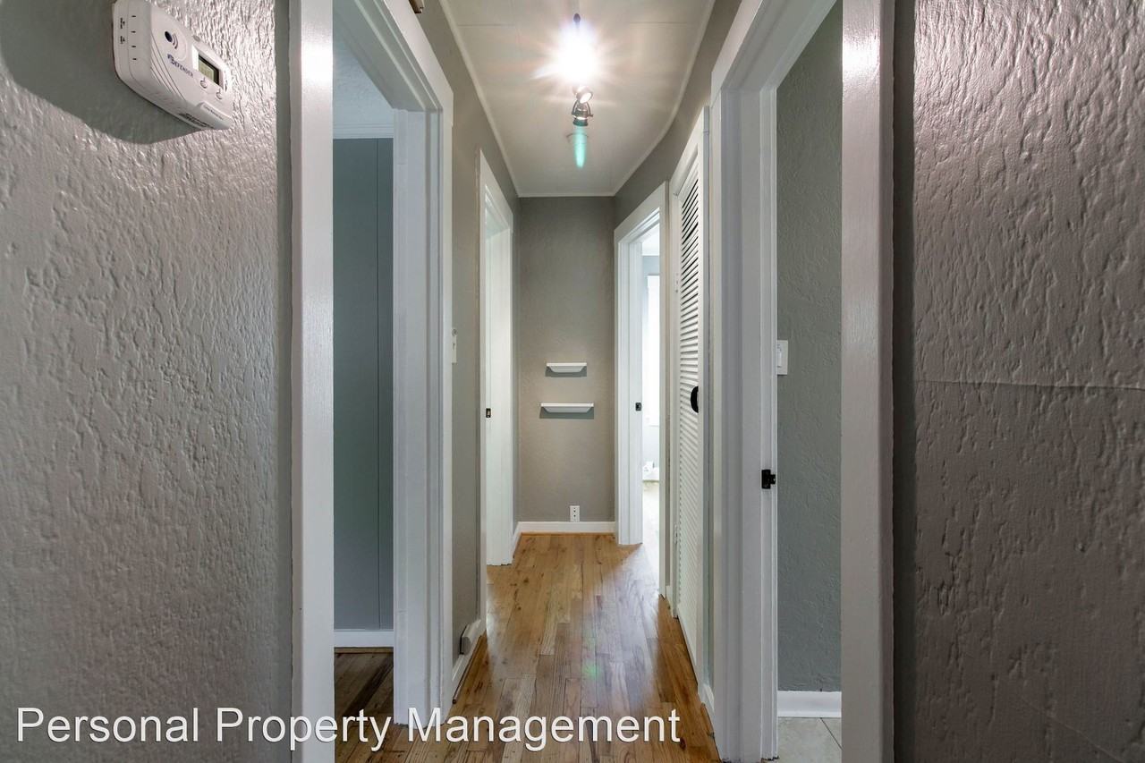 807 W 21st St - Photo 3 of 13