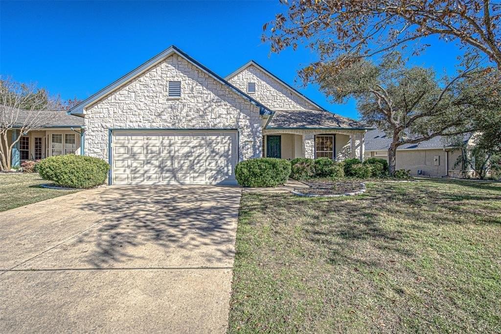 118 Bronco Dr - Photo 2 of 8