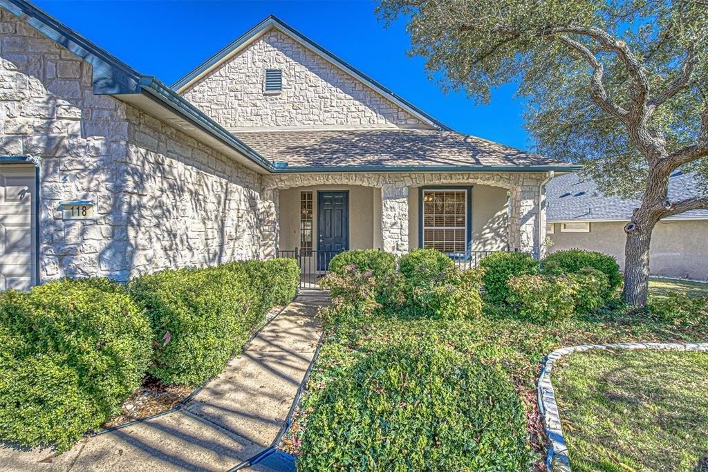 118 Bronco Dr - Photo 3 of 8
