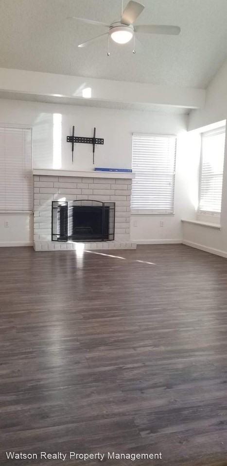 7106 Hanover Cir - Photo 3 of 13