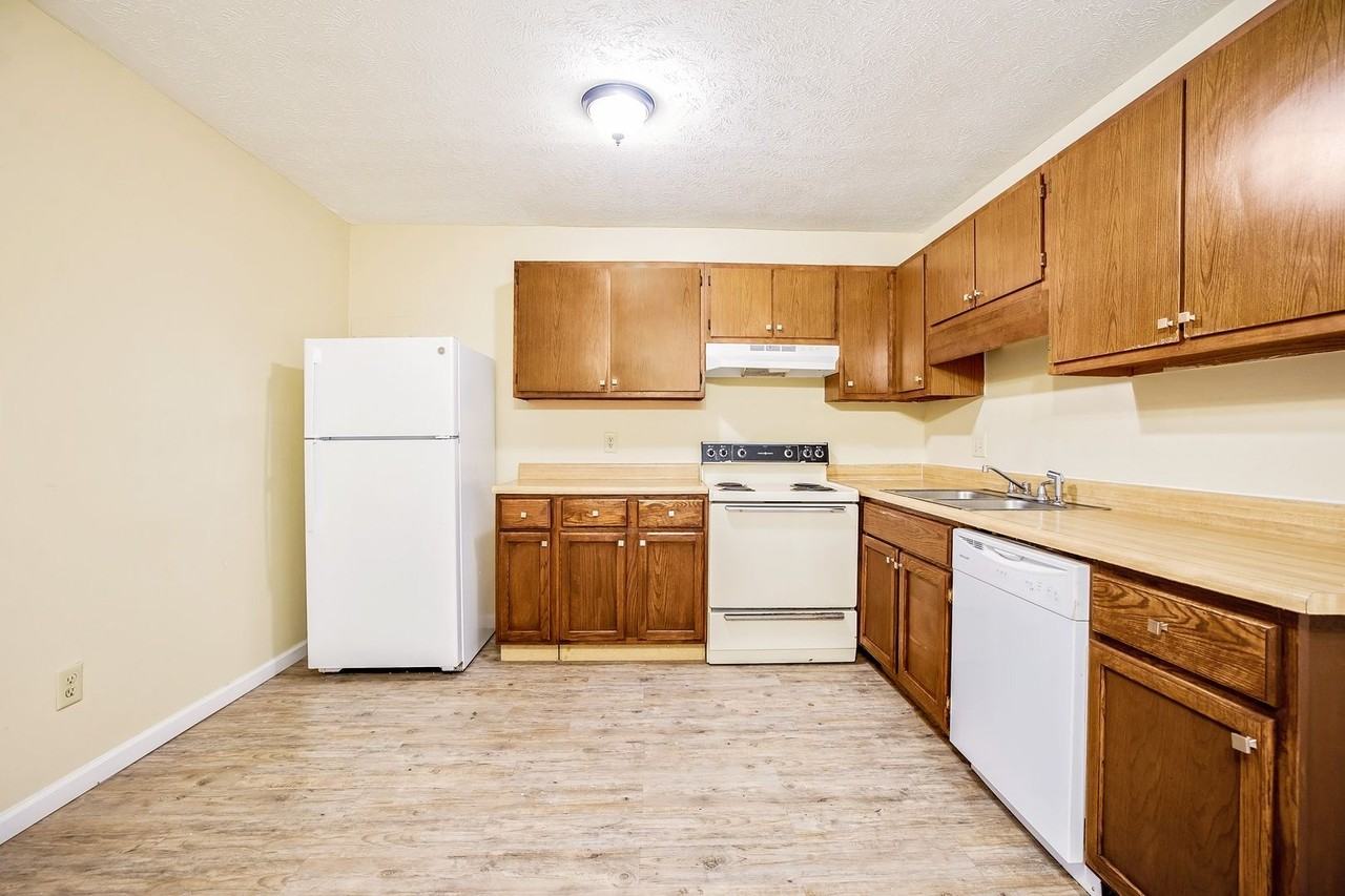 Aftonshire Drive - Photo 3 of 14